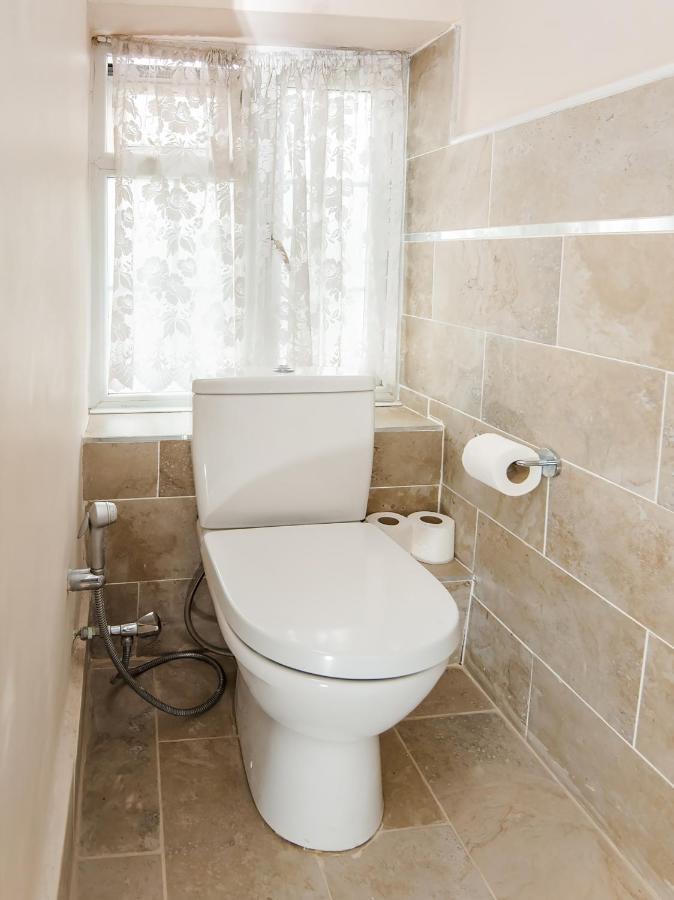 ווינדזור Oyo Vale Lodge מראה חיצוני תמונה