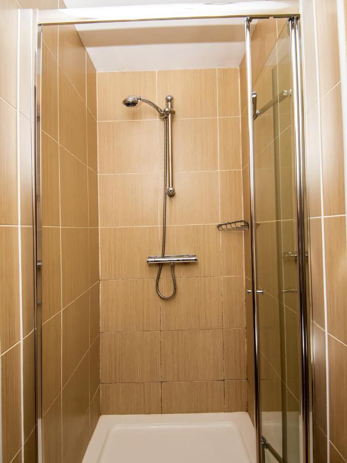 ווינדזור Oyo Vale Lodge מראה חיצוני תמונה