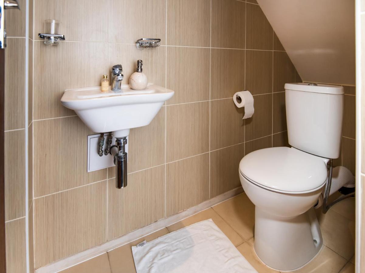 ווינדזור Oyo Vale Lodge מראה חיצוני תמונה