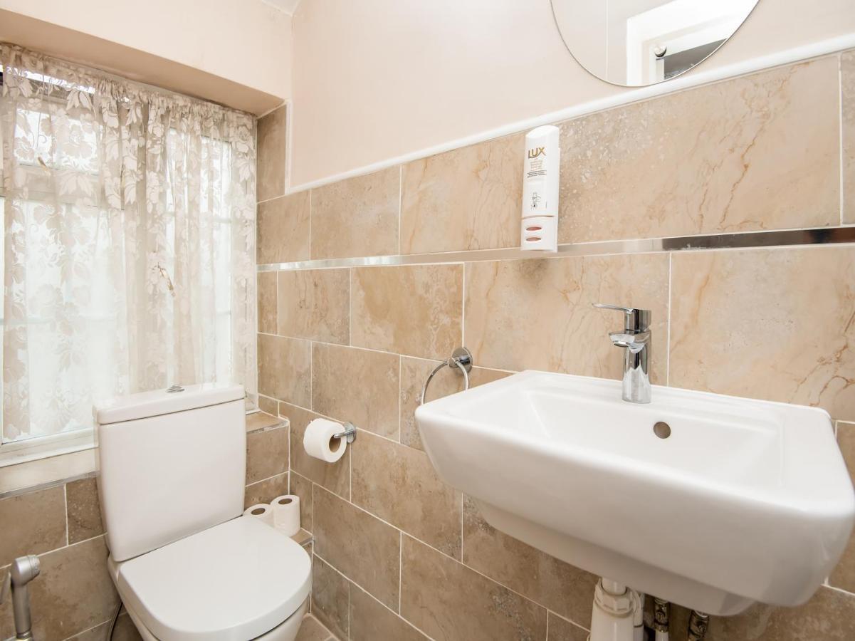 ווינדזור Oyo Vale Lodge מראה חיצוני תמונה
